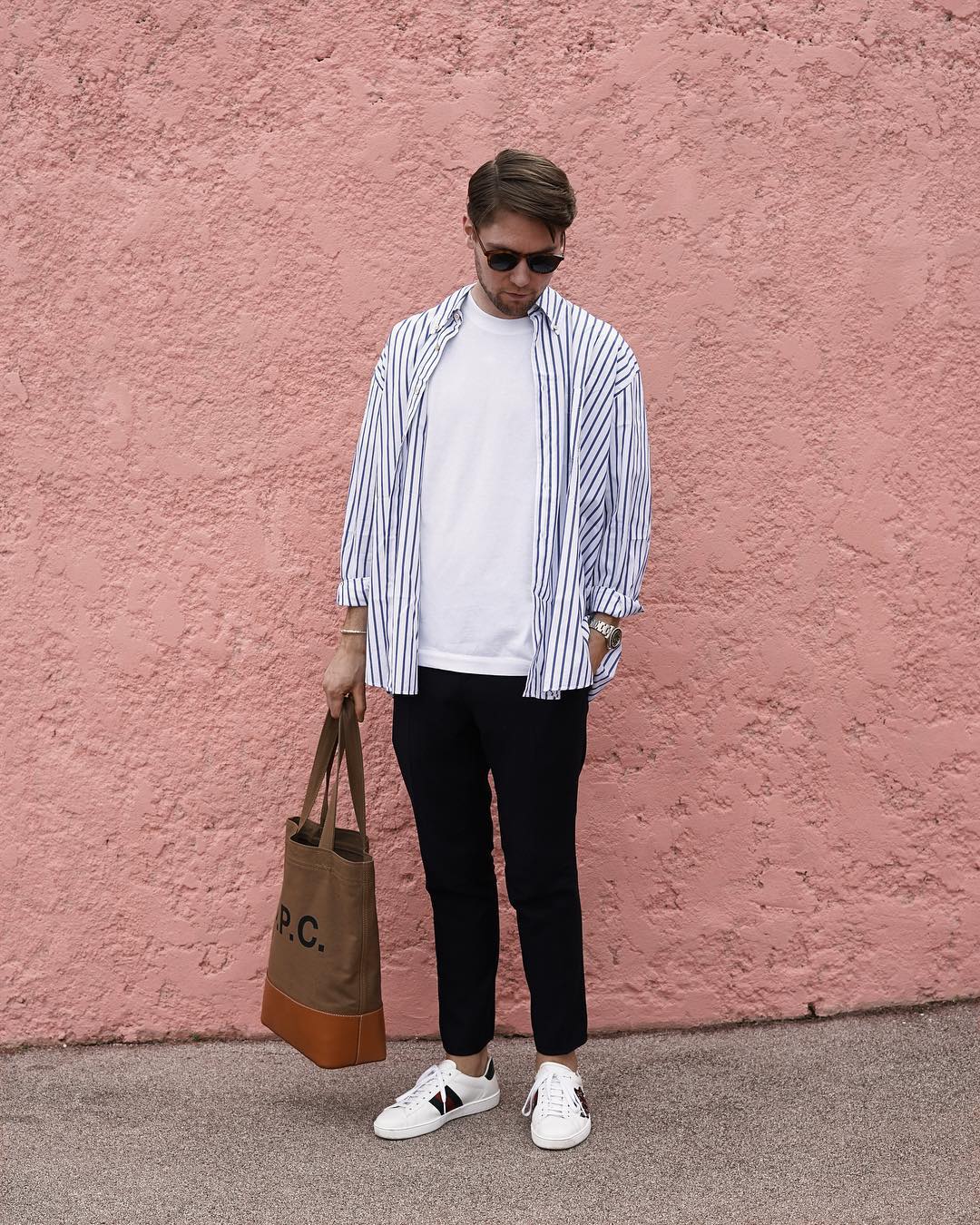 Love wearing black pants? Then you are going to want to see these amazing black pants outfits. #black #pants #mens #fashion #minimalist #street #style