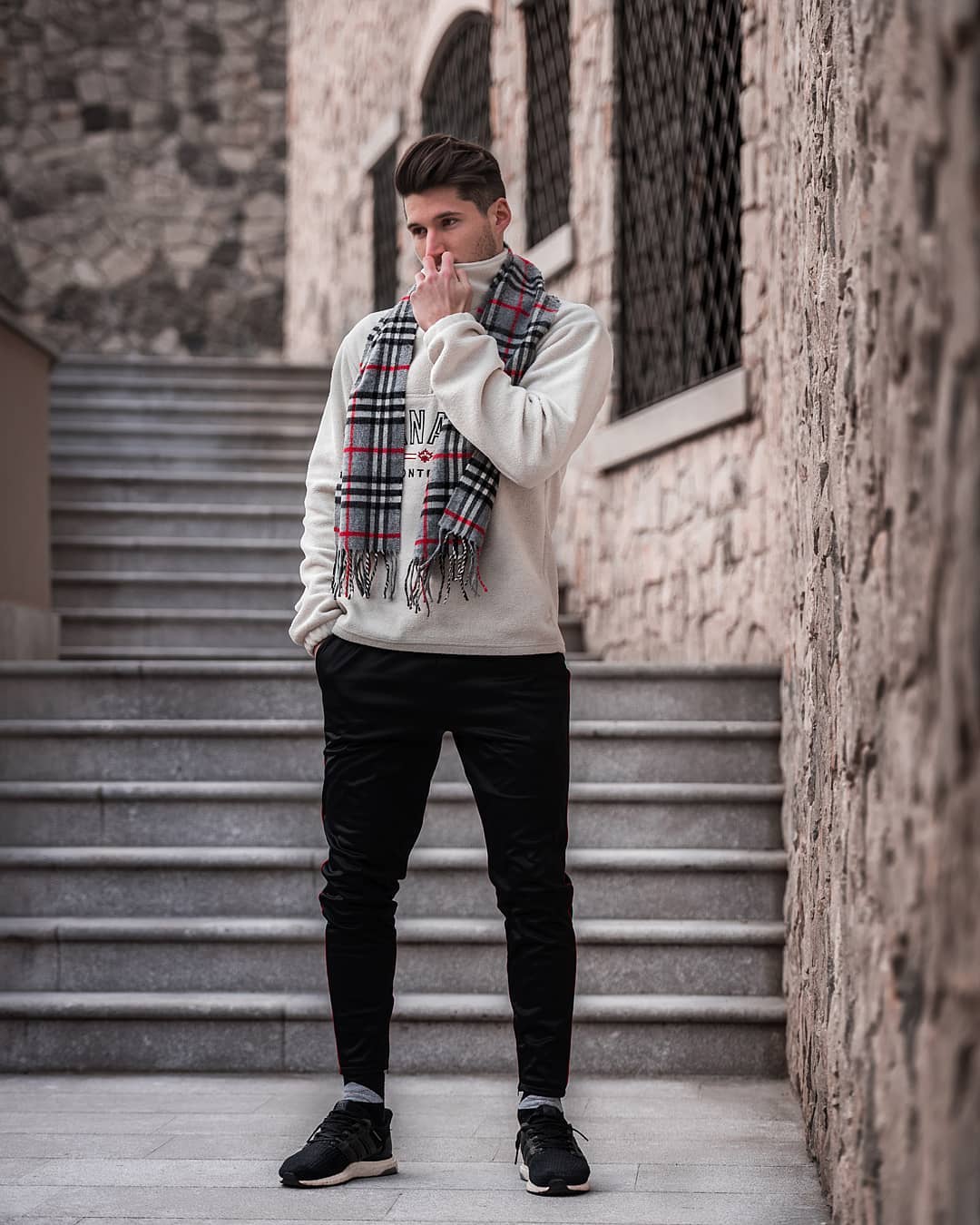 5 Sweater Outfits For Men. How To Look Good In Sweaters #sweater #outfits #mensfashion