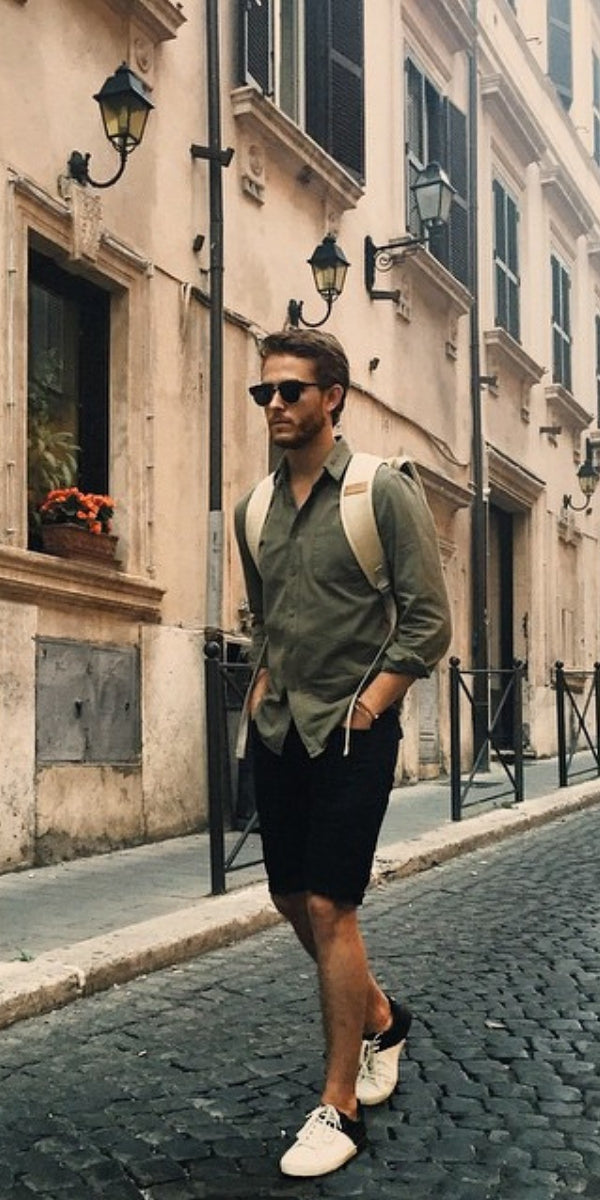 Looking for some amazing summer travel outfits for men? Look no further. We've curated 5 amazing travel outfits to help you look good. #travel #outfits #street #style #mens #fashion