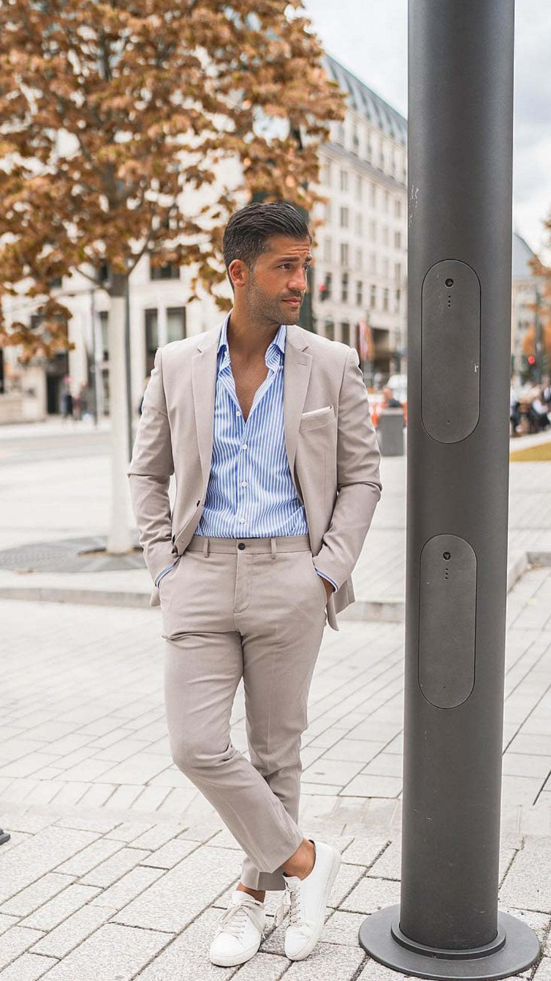Kosta Williams Found A New Way To Wear Trousers & Sneakers On The Street #sneakers #fashionblogger #mensfashion #streetstyle