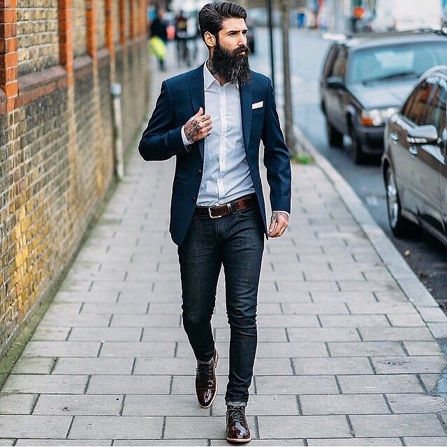 How to wear a white shirt for men