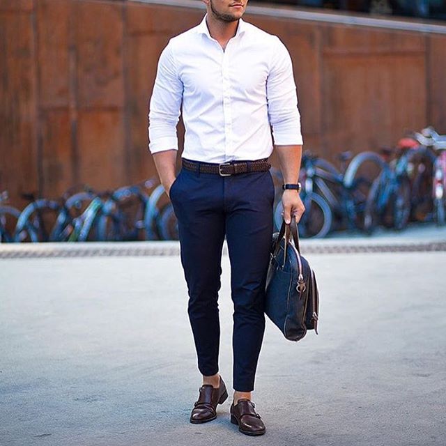 We rounded up 8 amazing looks you can try with your white shirt, from pairing it with ripped denim or cool chinos.   Now, to help you style your white shirt right, we’ve put together 8 insanely cool photos of guys wearing a crisp white shirt.