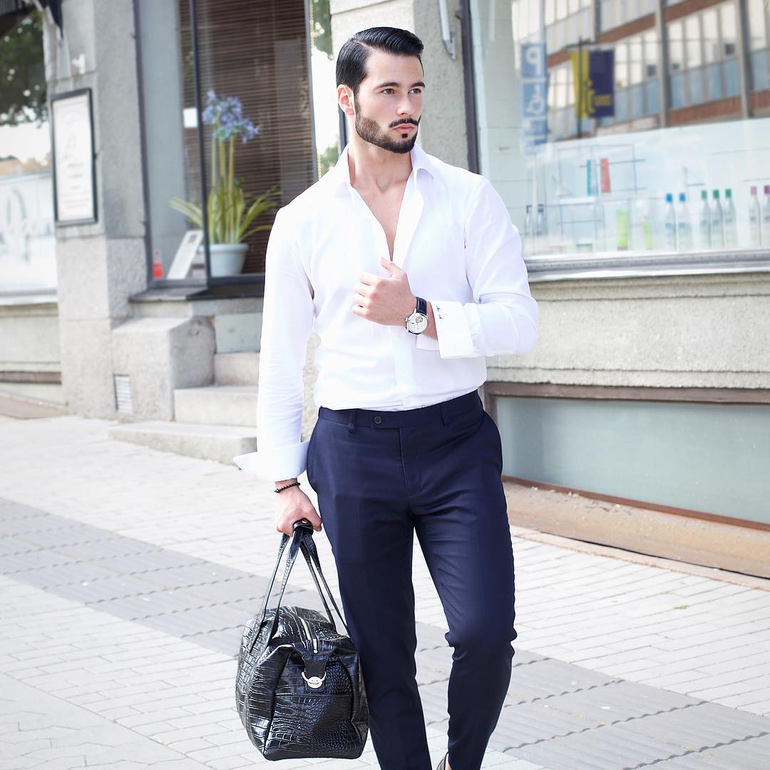 How to wear a white shirt for men